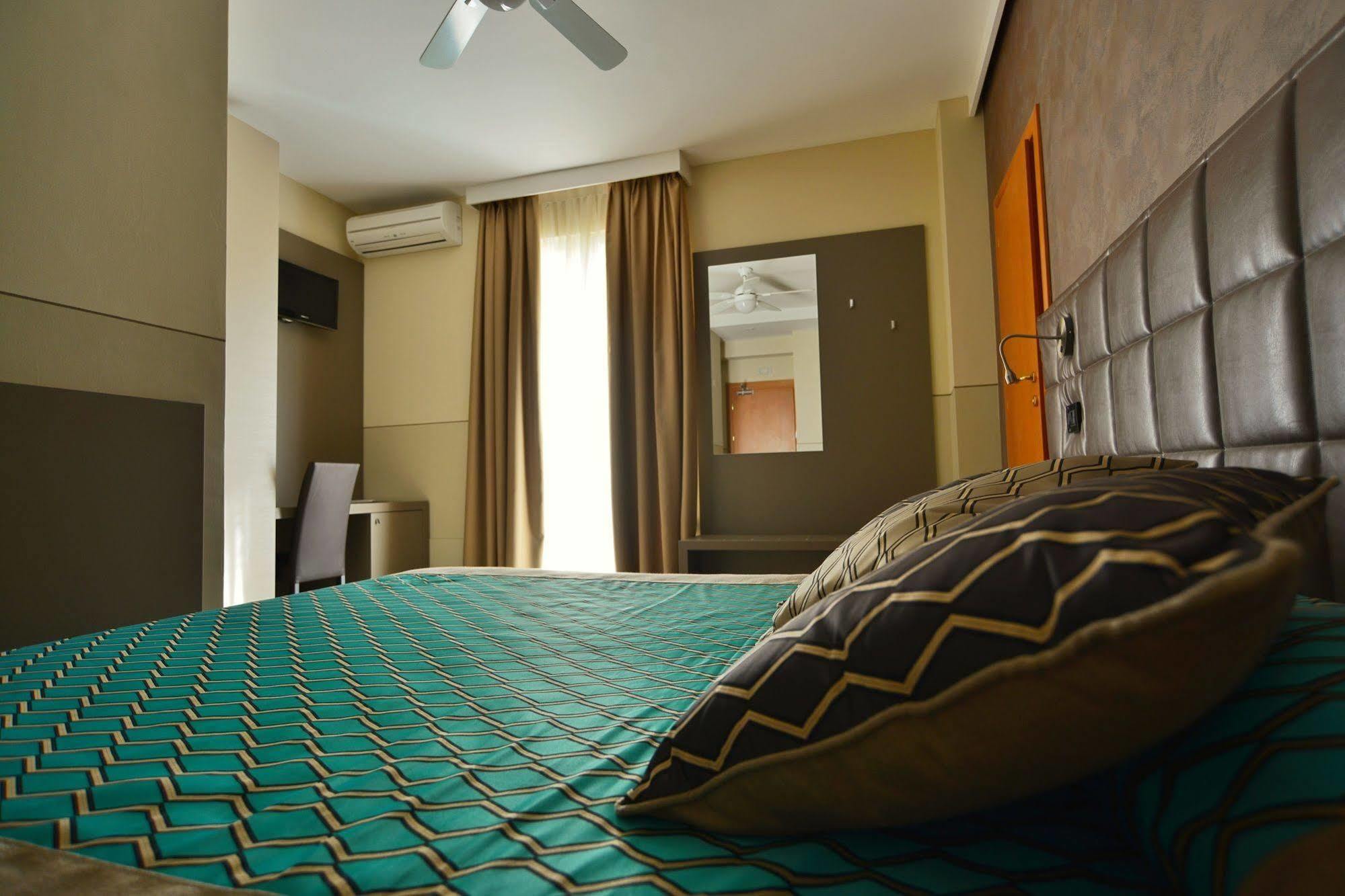 Hotel Sorriso Toscolano Maderno Εξωτερικό φωτογραφία
