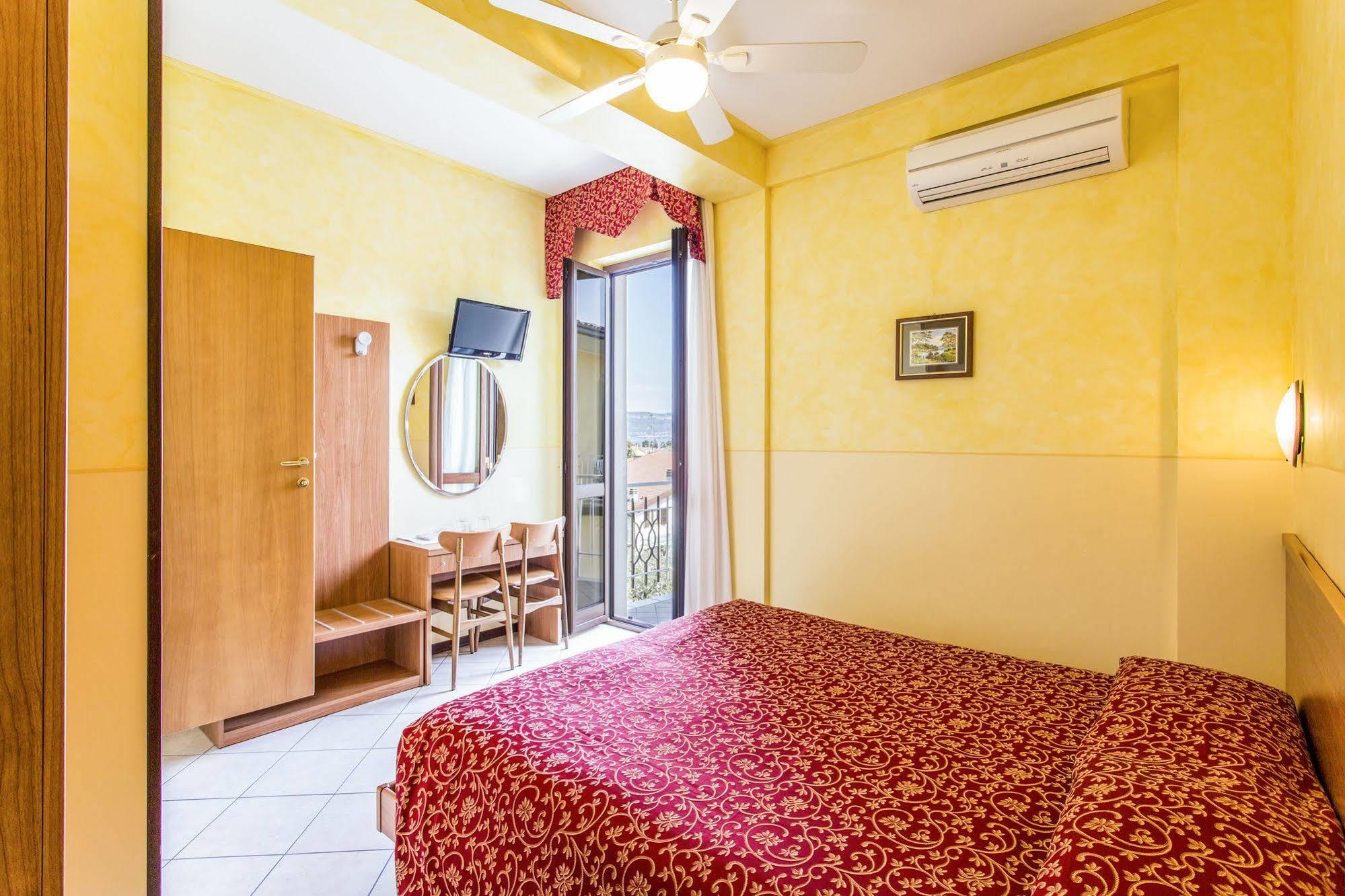 Hotel Sorriso Toscolano Maderno Εξωτερικό φωτογραφία